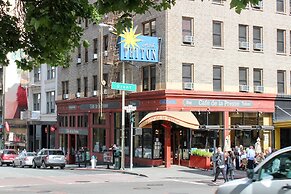 Hotel Triton