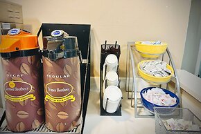 Days Inn by Wyndham WestEnd Alexandria,VA Washington DC Area