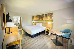 Days Inn by Wyndham WestEnd Alexandria,VA Washington DC Area