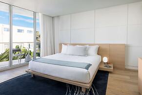 The Gabriel Miami South Beach, Curio Collection by Hilton