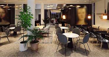 The Gabriel Miami South Beach, Curio Collection by Hilton