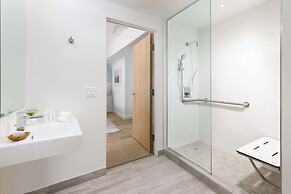 The Gabriel Miami South Beach, Curio Collection by Hilton