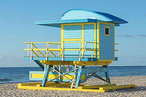 The Gabriel Miami South Beach, Curio Collection by Hilton