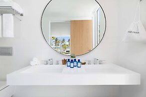 The Gabriel Miami South Beach, Curio Collection by Hilton