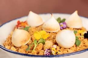 The Gabriel Miami South Beach, Curio Collection by Hilton