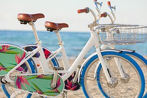 The Gabriel Miami South Beach, Curio Collection by Hilton