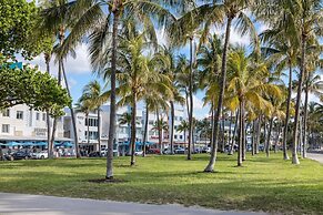 The Gabriel Miami South Beach, Curio Collection by Hilton