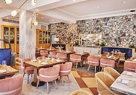 The Gabriel Miami South Beach, Curio Collection by Hilton