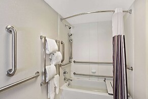 La Quinta Inn & Suites by Wyndham New Haven