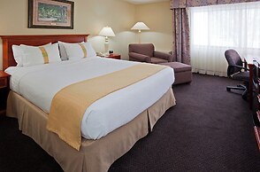 Holiday Inn & Suites St. Cloud by IHG