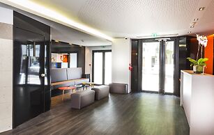 Libertel Canal Saint Martin