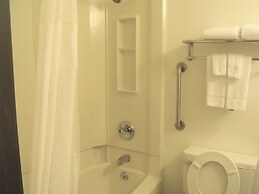 Clarion Pointe Winslow I-40