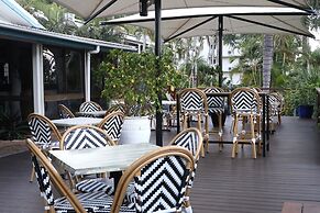 Colonial Palms Motor Inn