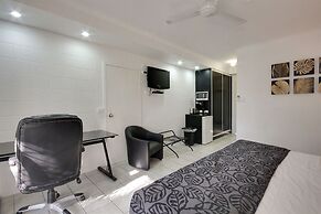 Colonial Palms Motor Inn