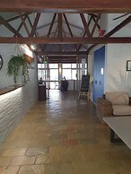 Colonial Palms Motor Inn