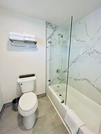 Clarion Pointe Mount Vernon - Burlington