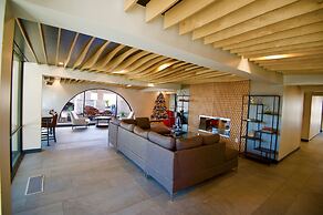 Ramada by Wyndham Austin South