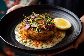 Hotel La Jolla, Curio Collection by Hilton