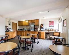 Baymont by Wyndham Blackwell I-35