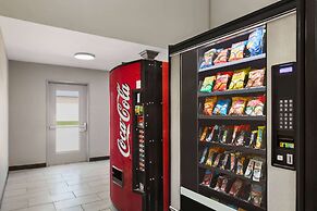 Baymont by Wyndham Blackwell I-35