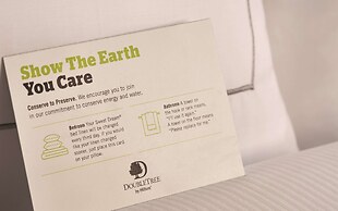 DoubleTree by Hilton Tampa Rocky Point Waterfront