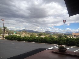 Quality Inn Benson I-10 Exit 304