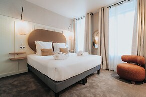 Henry II Hotel