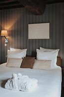 Henry II Hotel