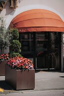 Henry II Hotel