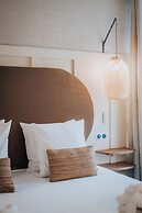 Henry II Hotel