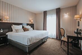 Henry II Hotel
