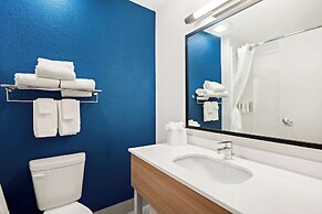 Spark by Hilton Moline Quad Cities