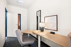 Spark by Hilton Moline Quad Cities