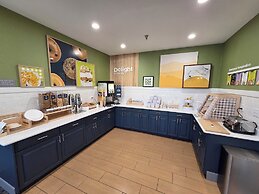 Spark by Hilton Moline Quad Cities