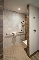 DoubleTree by Hilton Hotel Modesto