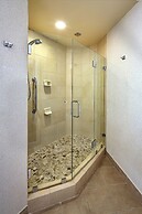 DoubleTree by Hilton Hotel Modesto