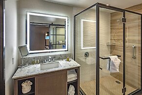 DoubleTree by Hilton Hotel Modesto