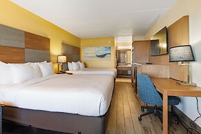 Clarion Pointe Galveston - Beachfront