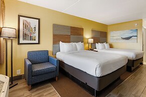 Clarion Pointe Galveston - Beachfront