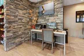 Clarion Pointe Galveston - Beachfront