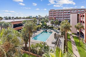 Clarion Pointe Galveston - Beachfront