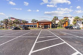 Clarion Pointe Galveston - Beachfront