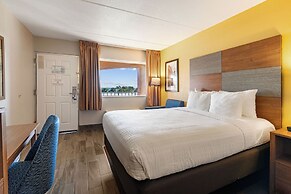 Clarion Pointe Galveston - Beachfront