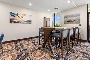 Clarion Pointe Galveston - Beachfront