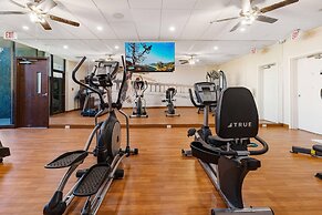 Clarion Pointe Galveston - Beachfront