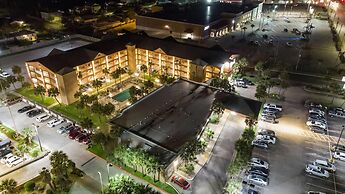Clarion Pointe Galveston - Beachfront