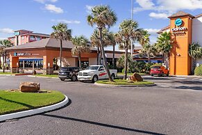 Clarion Pointe Galveston - Beachfront