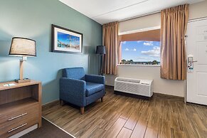 Clarion Pointe Galveston - Beachfront