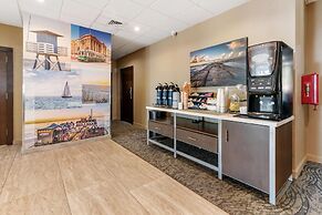 Clarion Pointe Galveston - Beachfront