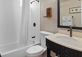 Castle Bamboo Waikīkī Hotel